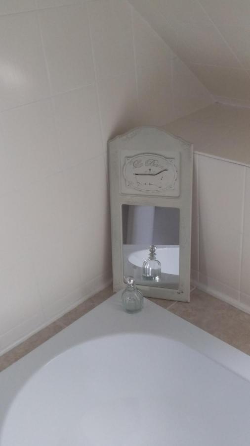 Chambre De Rose - Le Refuge Des Parachutistes - En Bordure Du Marais Neuville-au-Plain Eksteriør bilde